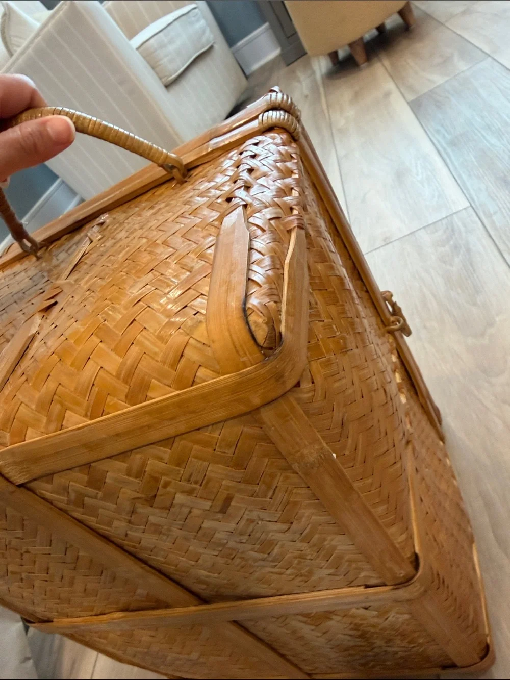 Vintage woven basket in Honey Brown